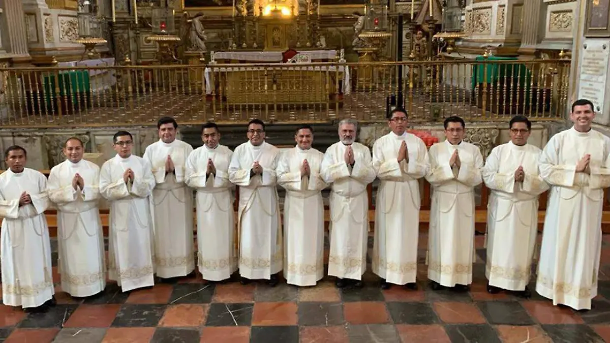 En el marco del aniversario de la fundación del Seminario Palafoxiano, se realizó la conferencia de 11 órdenes diaconales y 1 sacerdotal en la Catedral de Puebla